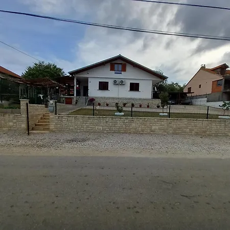 Nicole Apartamento Benkovac