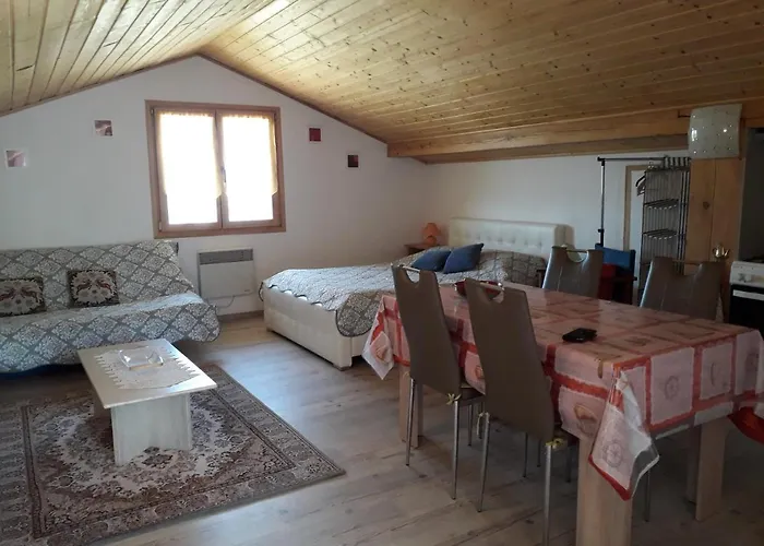 Nicole Apartman Benkovac