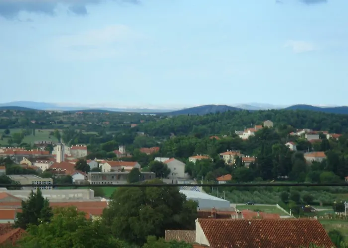 Nicole Apartman Benkovac